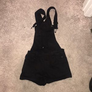 Overall shorts